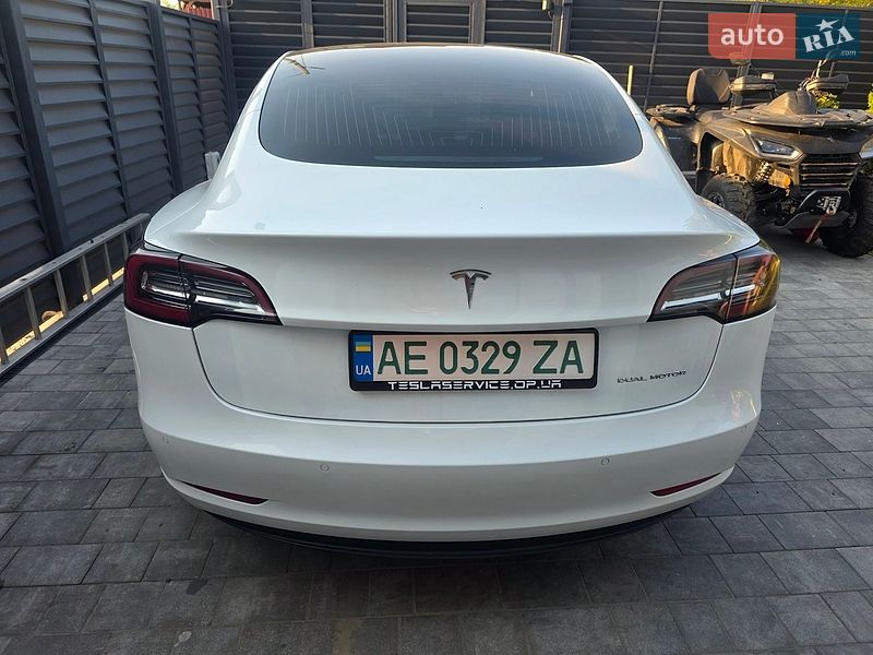 Седан Tesla Model 3 2020 в Дніпрі