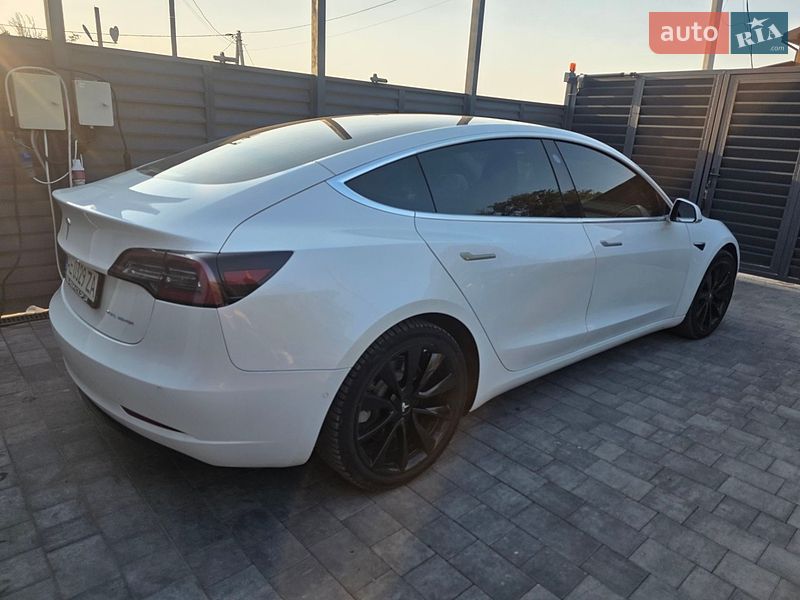 Седан Tesla Model 3 2020 в Дніпрі