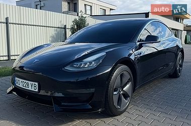 Седан Tesla Model 3 2018 в Ужгороде