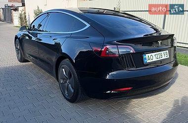 Седан Tesla Model 3 2018 в Ужгороде