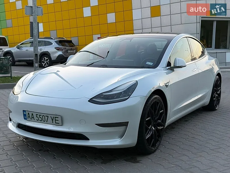 Tesla Model 3 2020