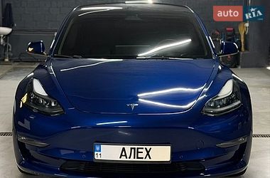 Седан Tesla Model 3 2022 в Киеве