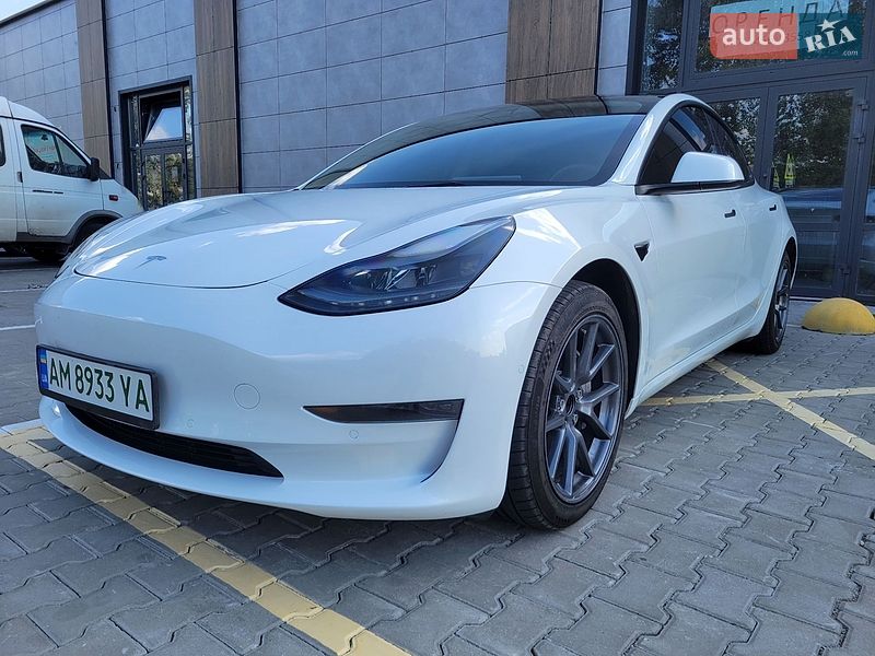 Седан Tesla Model 3 2022 в Житомирі
