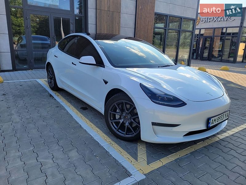 Tesla Model 3 2022