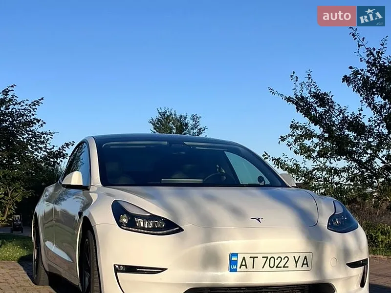Tesla Model 3 2022