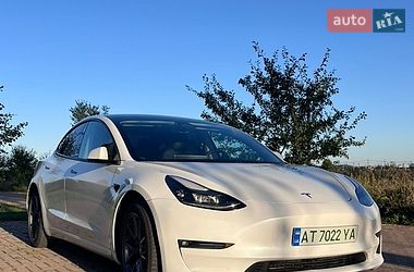 Седан Tesla Model 3 2022 в Ивано-Франковске