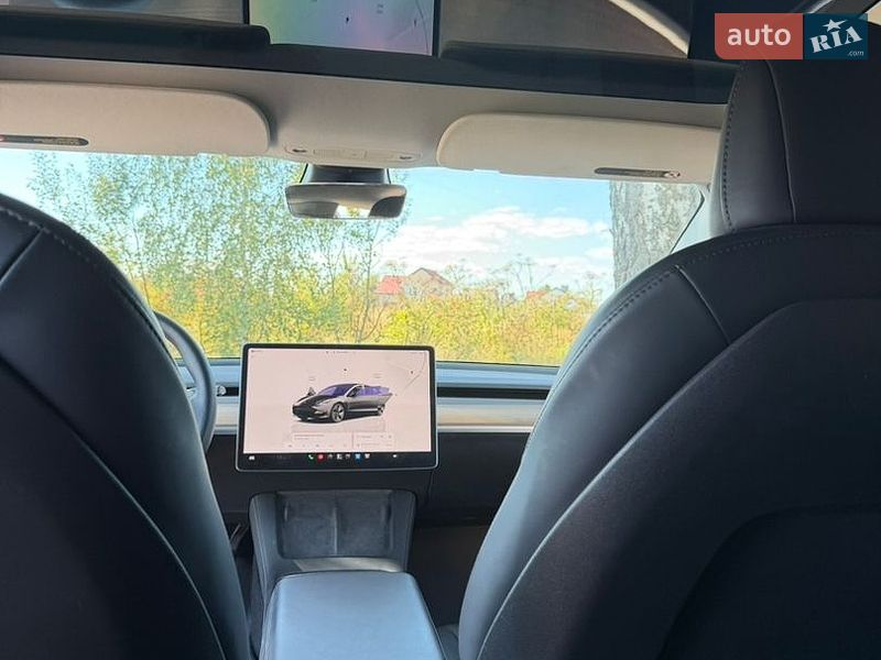 Седан Tesla Model 3 2022 в Ивано-Франковске