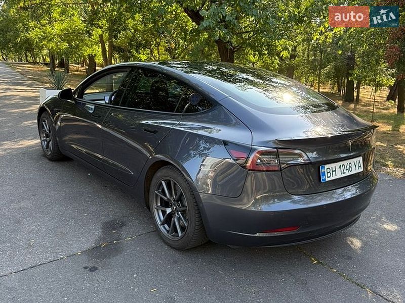 Седан Tesla Model 3 2021 в Одессе
