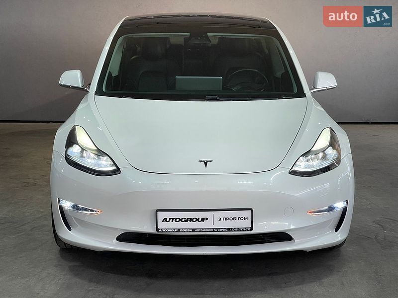 Седан Tesla Model 3 2020 в Одессе