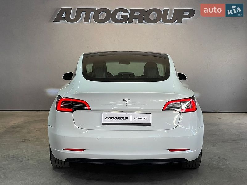 Седан Tesla Model 3 2020 в Одессе