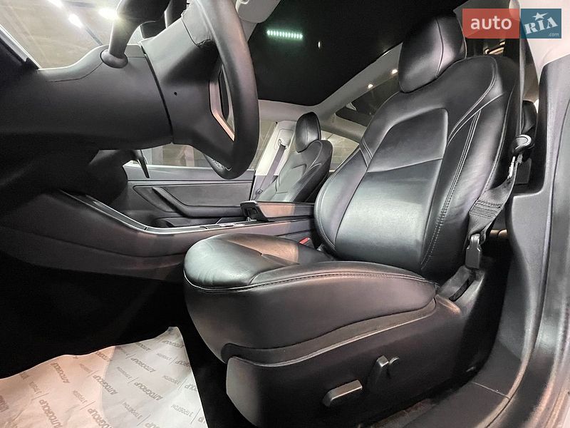 Седан Tesla Model 3 2020 в Одессе