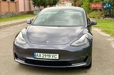 Седан Tesla Model 3 2021 в Киеве