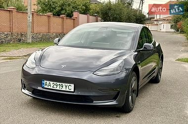 Седан Tesla Model 3 2021 в Киеве