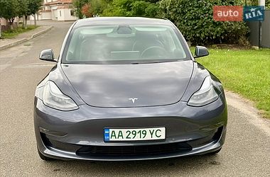 Седан Tesla Model 3 2021 в Киеве