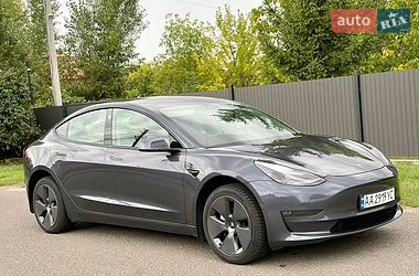 Седан Tesla Model 3 2021 в Киеве