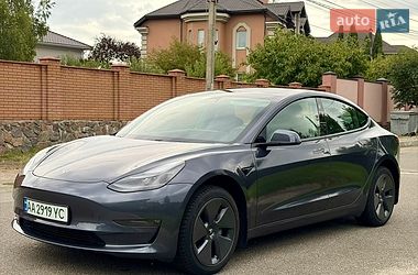 Седан Tesla Model 3 2021 в Киеве