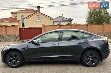 Седан Tesla Model 3 2021 в Киеве