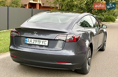 Седан Tesla Model 3 2021 в Киеве