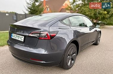 Седан Tesla Model 3 2021 в Киеве