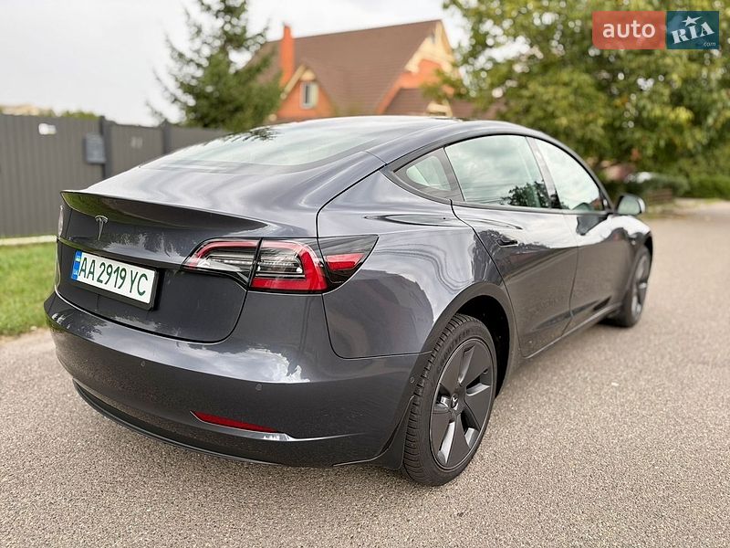 Седан Tesla Model 3 2021 в Киеве