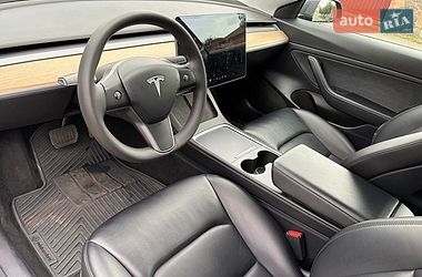 Седан Tesla Model 3 2021 в Киеве