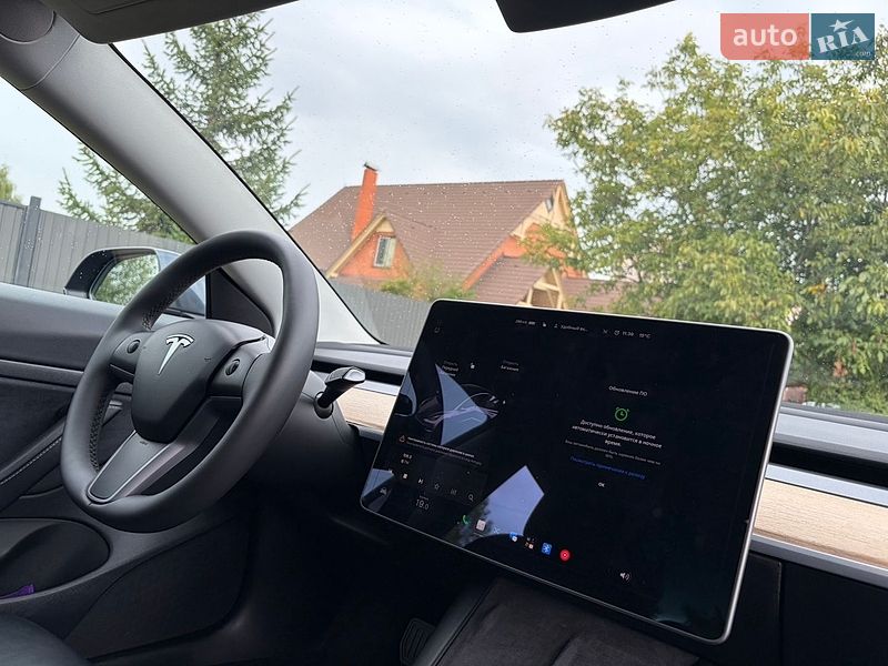 Седан Tesla Model 3 2021 в Киеве