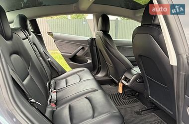 Седан Tesla Model 3 2021 в Киеве