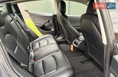 Седан Tesla Model 3 2021 в Киеве