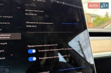 Седан Tesla Model 3 2021 в Киеве