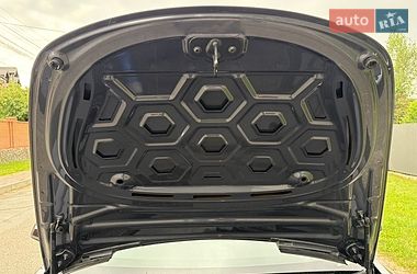 Седан Tesla Model 3 2021 в Киеве