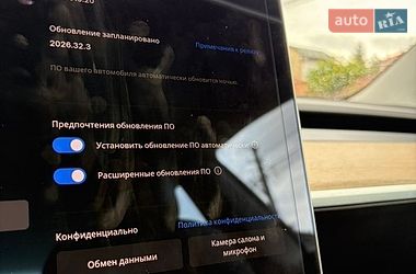 Седан Tesla Model 3 2021 в Киеве