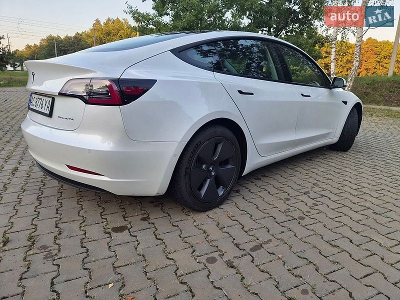 Седан Tesla Model 3 2021 в Ківерцях
