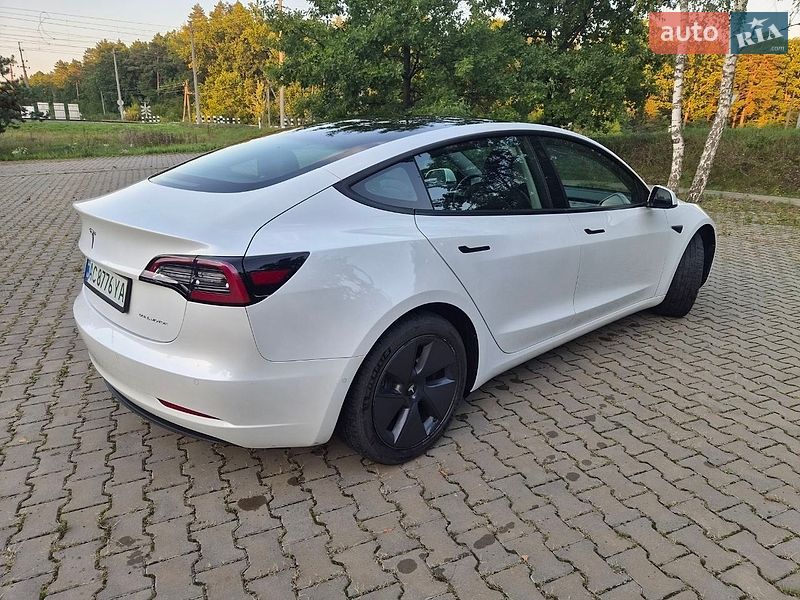 Седан Tesla Model 3 2021 в Ківерцях