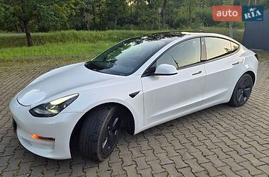 Седан Tesla Model 3 2021 в Ківерцях