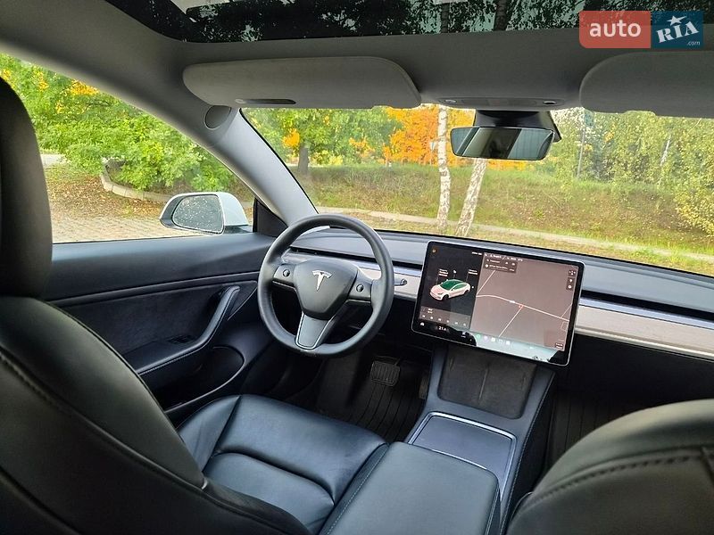 Седан Tesla Model 3 2021 в Ківерцях
