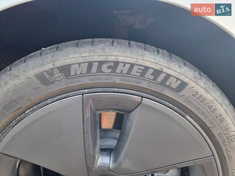 Седан Tesla Model 3 2021 в Ківерцях
