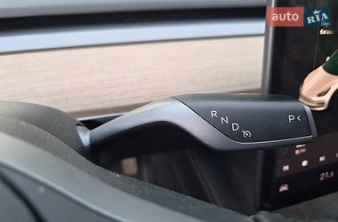 Седан Tesla Model 3 2021 в Ківерцях