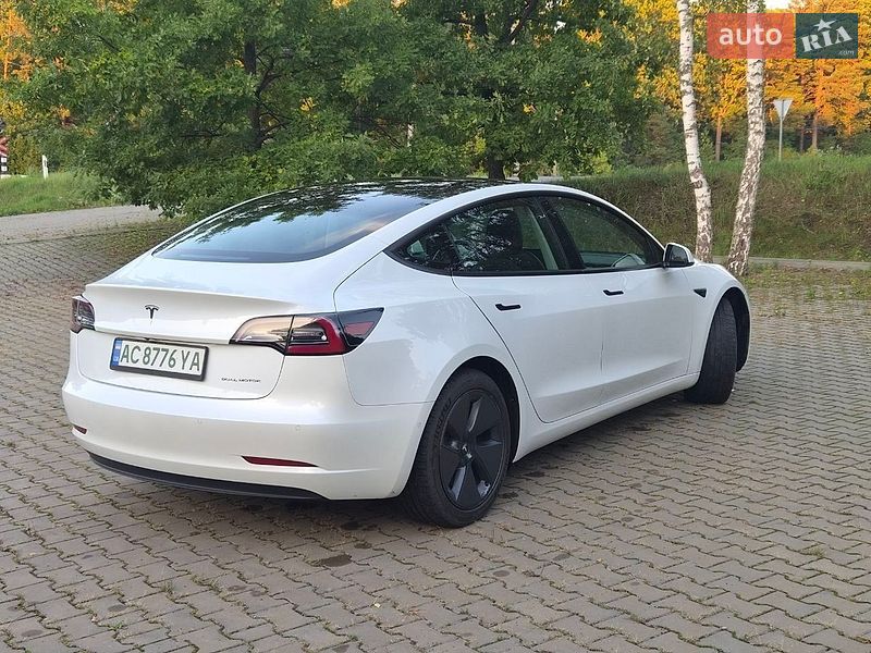 Седан Tesla Model 3 2021 в Ківерцях