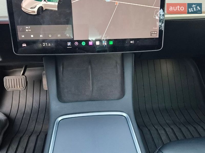Седан Tesla Model 3 2021 в Ківерцях