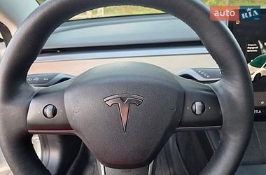 Седан Tesla Model 3 2021 в Киверцах