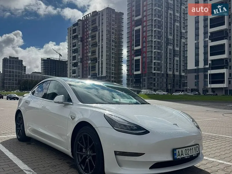 Tesla Model 3 2019