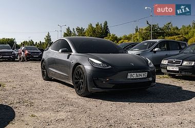 Седан Tesla Model 3 2020 в Львові