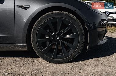 Седан Tesla Model 3 2020 в Львові