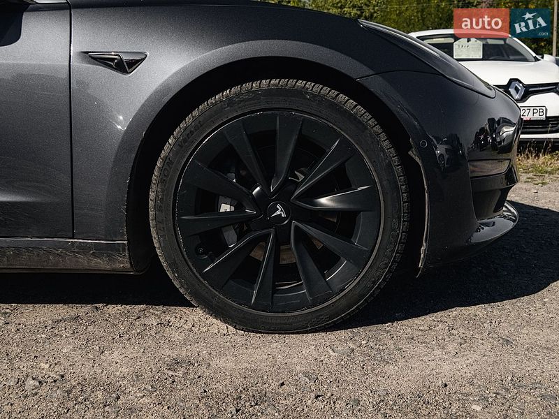Седан Tesla Model 3 2020 в Львові
