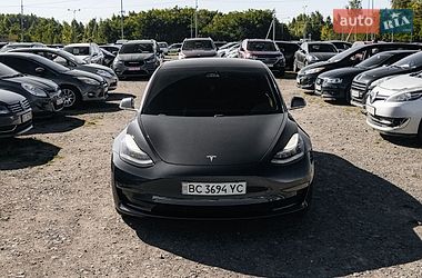 Седан Tesla Model 3 2020 в Львові