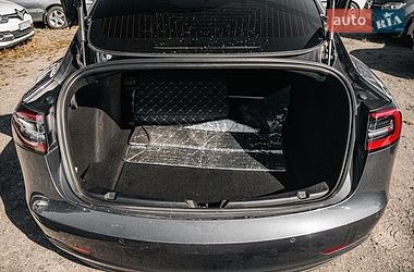 Седан Tesla Model 3 2020 в Львові