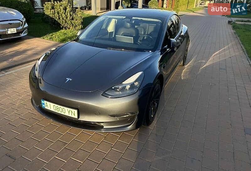 Седан Tesla Model 3 2022 в Киеве