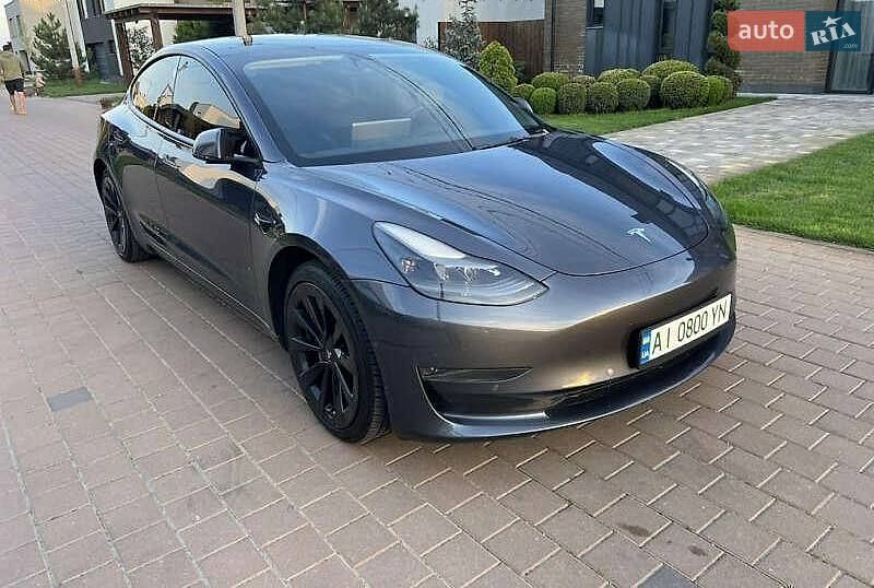 Седан Tesla Model 3 2022 в Киеве