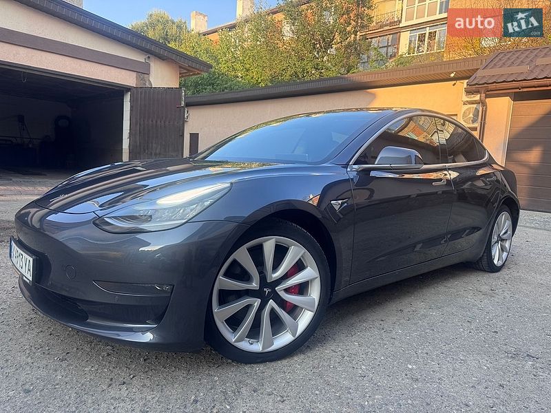 Седан Tesla Model 3 2019 в Харкові