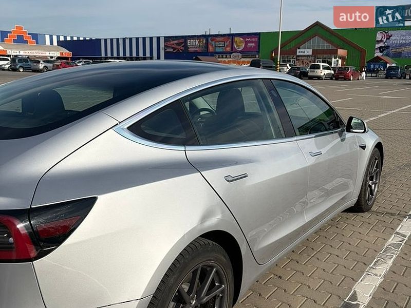Седан Tesla Model 3 2018 в Черновцах фото 9 Седан Tesla Model 3 2018 в Черновцах